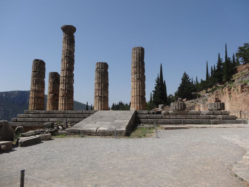 Apollontempel in Delphi (antikes Orakelheiligtum), Griechenland